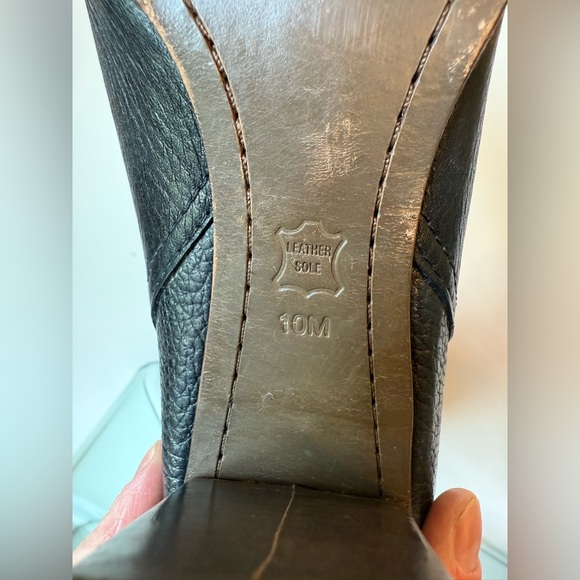 Tory Burch Black Textured Heeled Boots - Picture 8 of 16